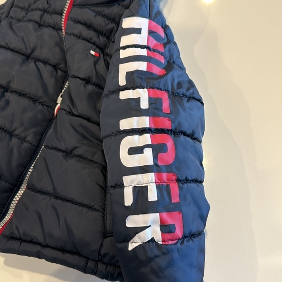 Tommy Hilfiger Toddler Puffer Coat Size 2T - Picture 3 of 8